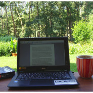 Ein Sommermorgen, ein Buch, ein Kaffee oder Ein Loblied auf meine Arbeit